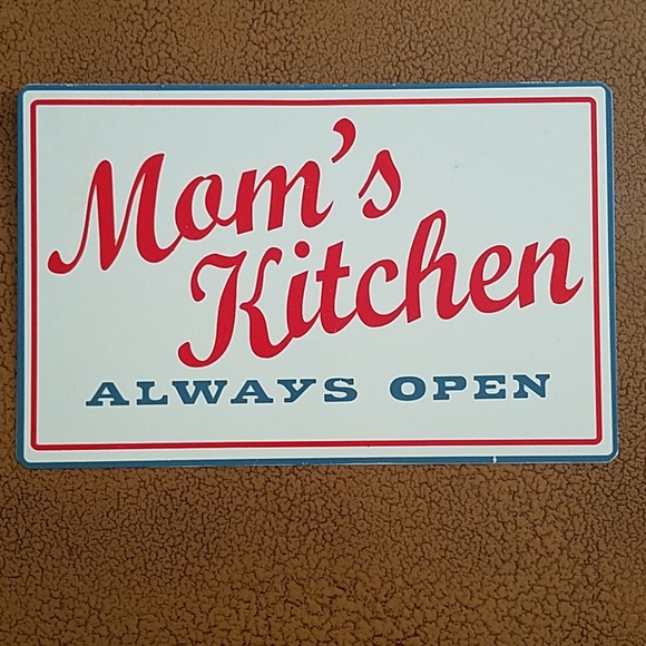 Unbranded Other - MOM'S  KITCHEN Metal Sign